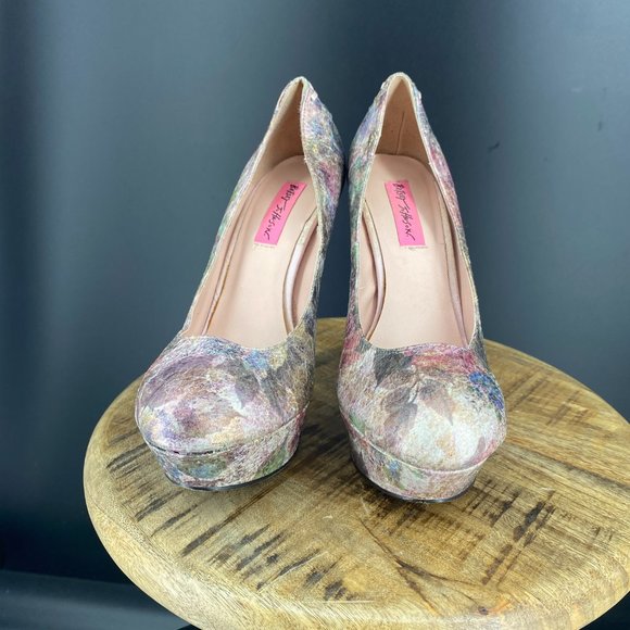 Betsey Johnson Floral Platform Heels - Picture 3 of 12